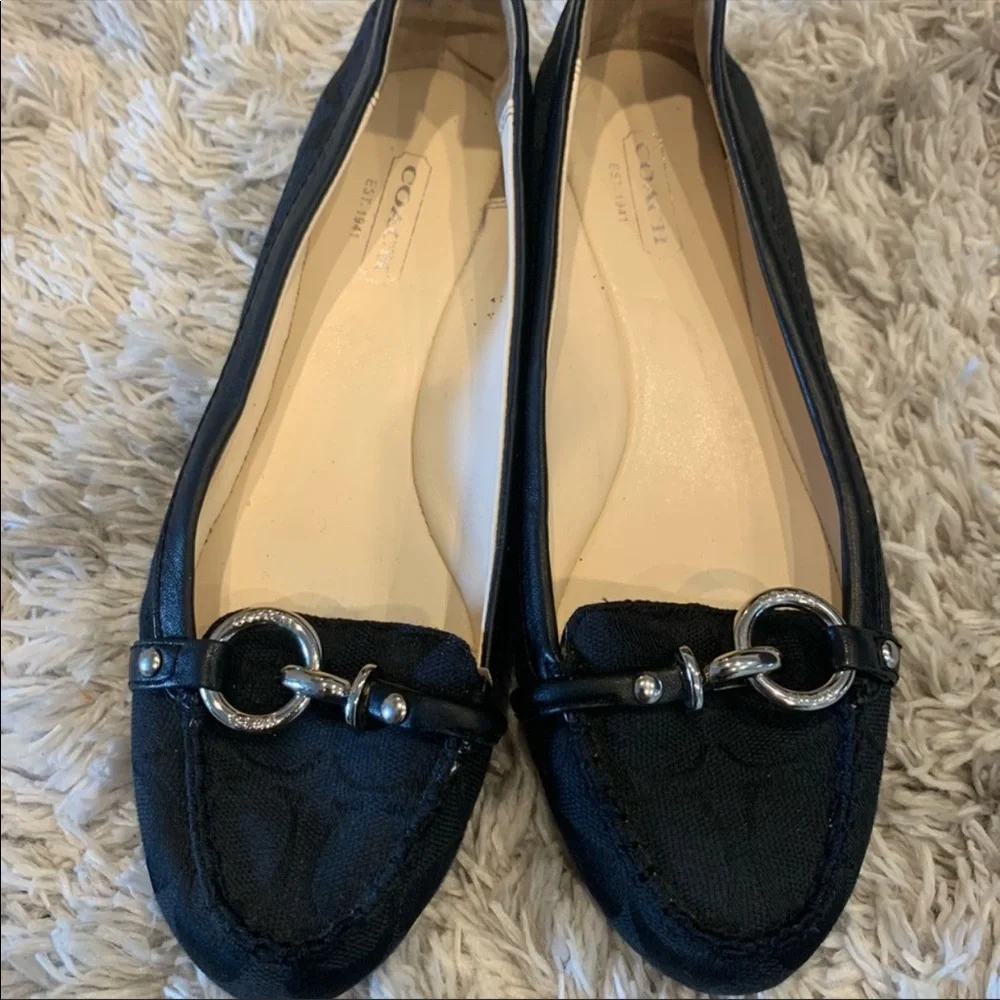 Coach - Picture 2 of 6